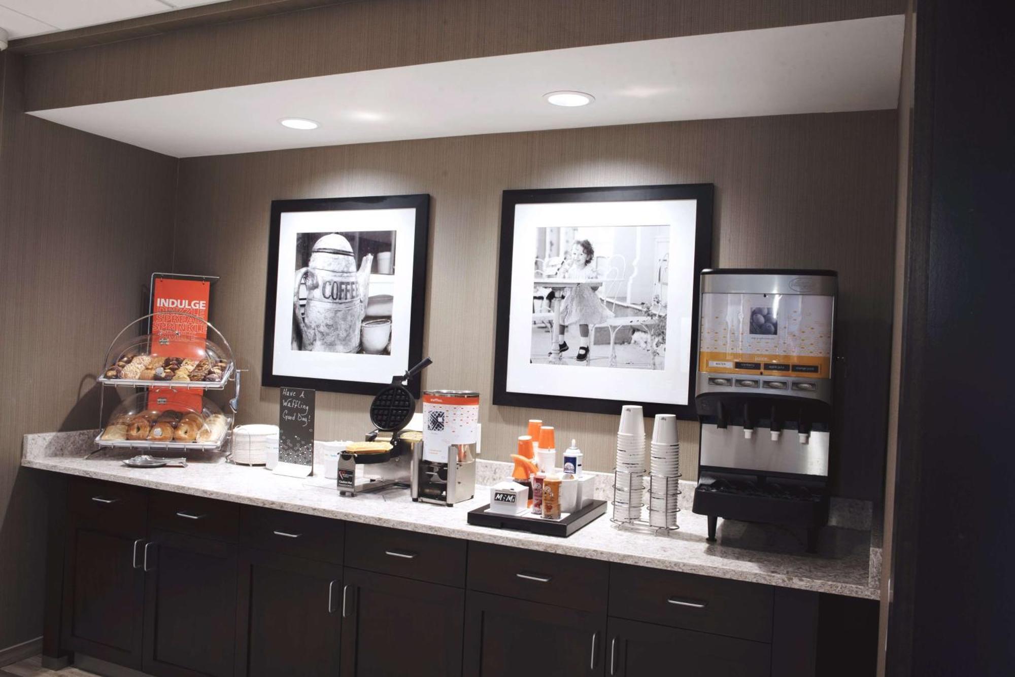 Hampton Inn & Suites Des Moines/Urbandale Ia Екстериор снимка